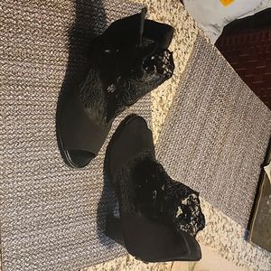 Black lace 2 1/2 inch heel shoe size 8 or 38